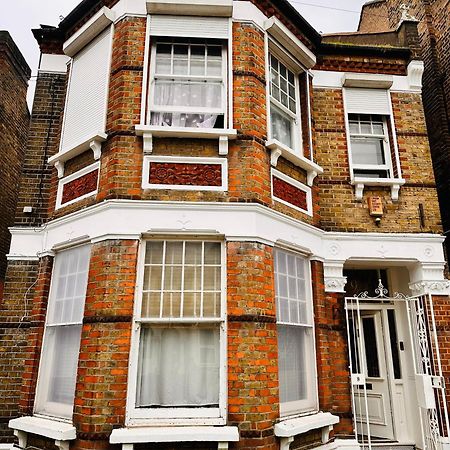Victorian Woods Bnb Илфорд Экстерьер фото